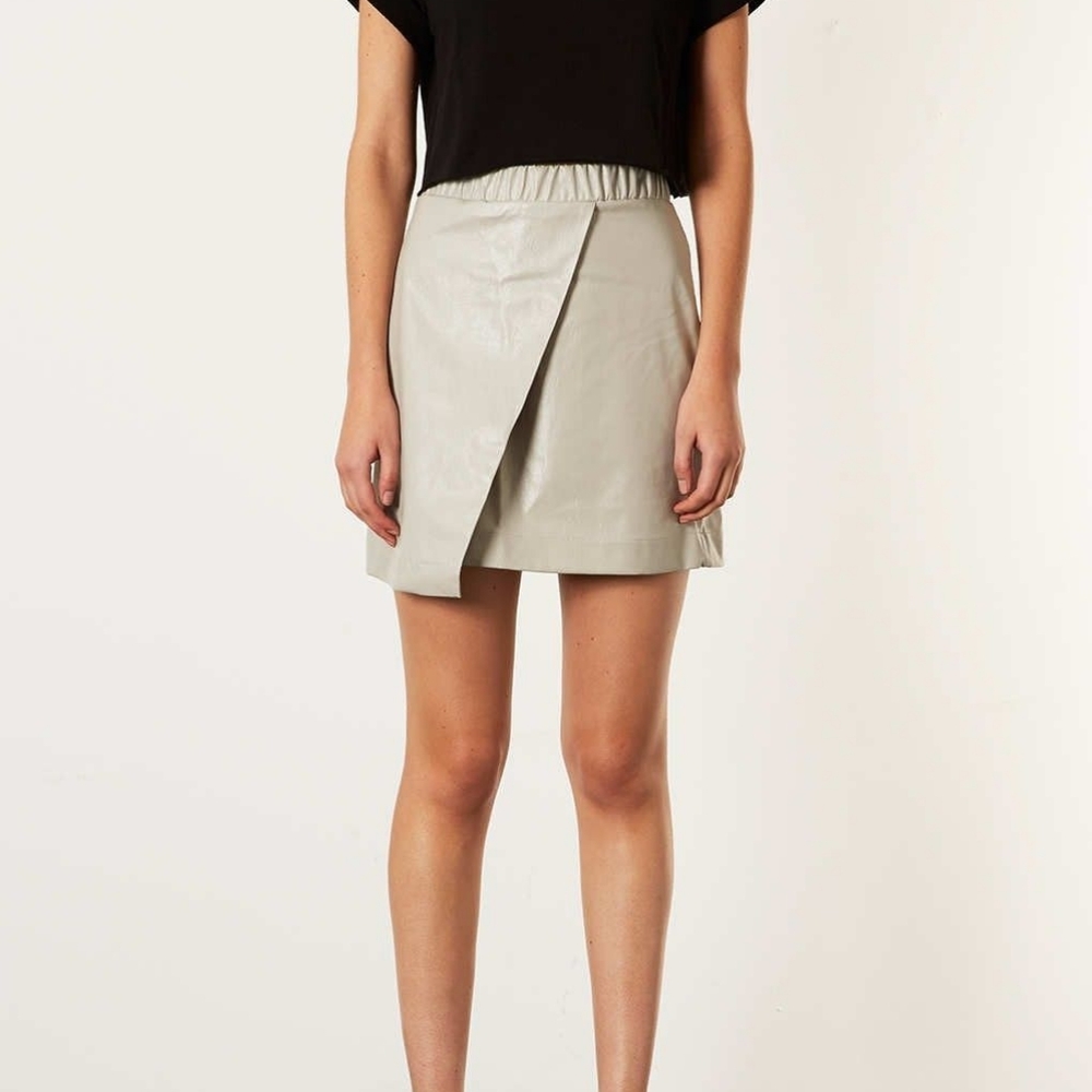 TOPSHOP Gray Faux Leather Wrap Surpliced Skirt Size 2